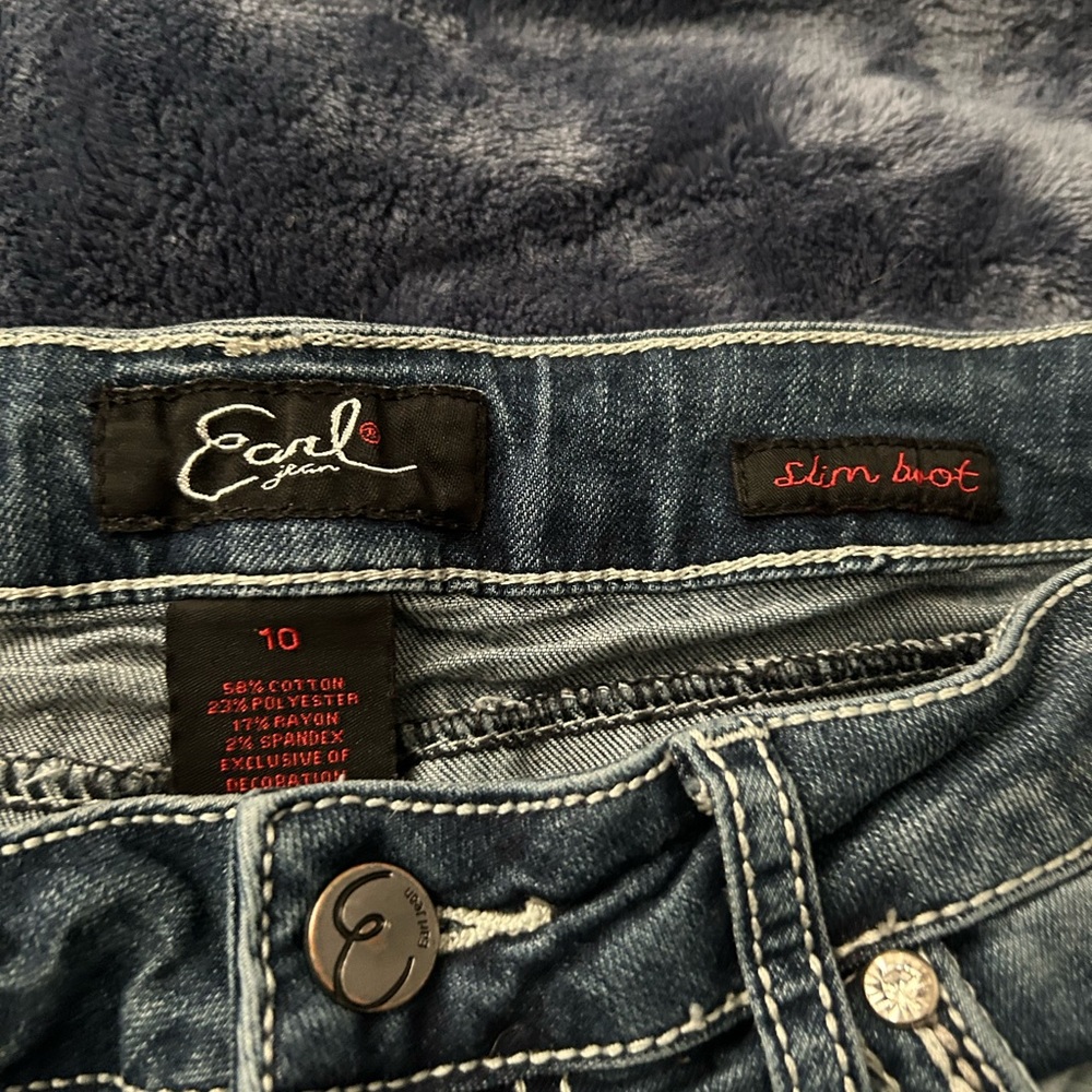 Embroidered Blue Jeans - Picture 3 of 3